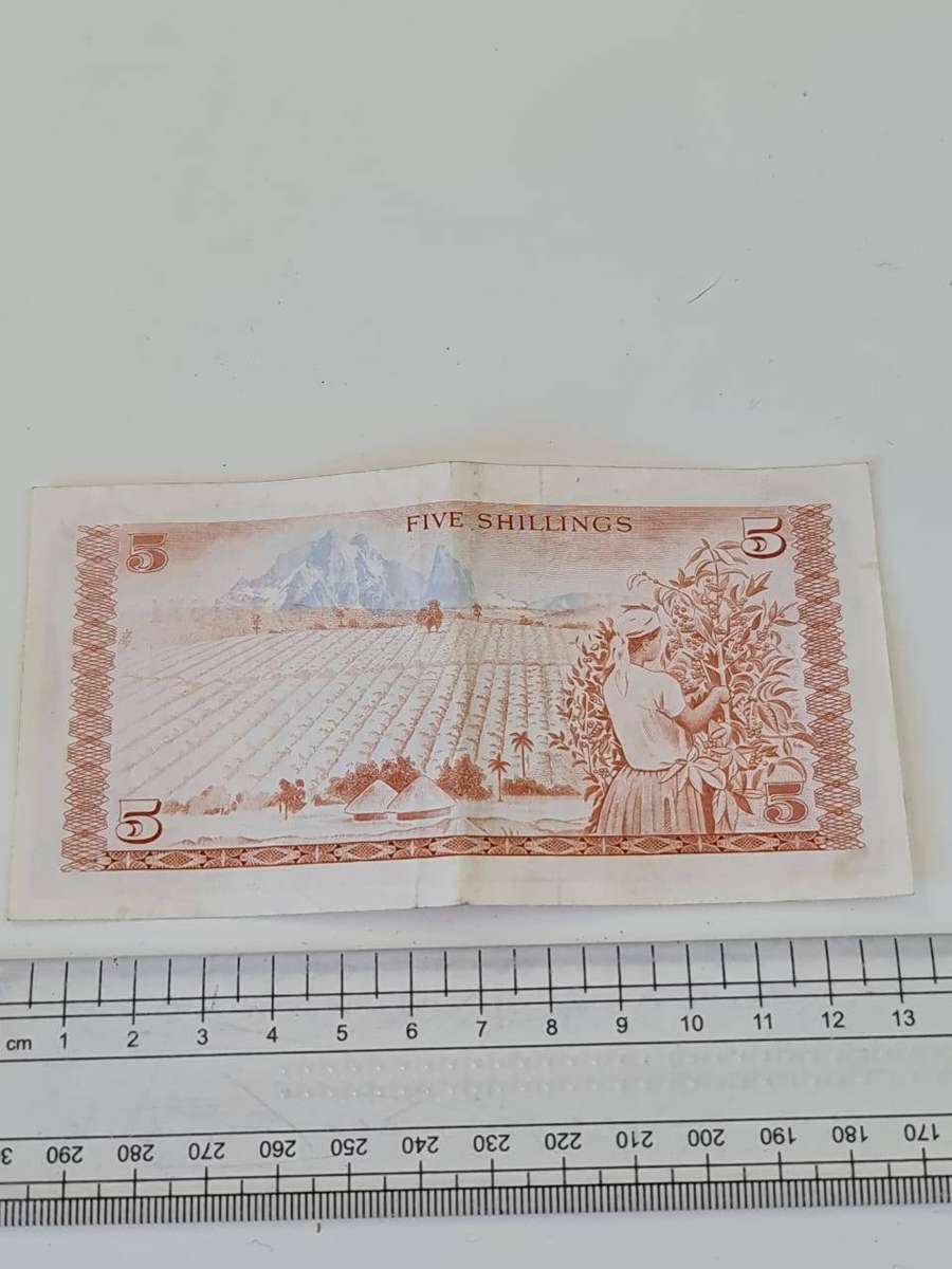 Kenya 5 Shillings Banknote  Jomo Kenyatta  Coffee Harvest (19661978)