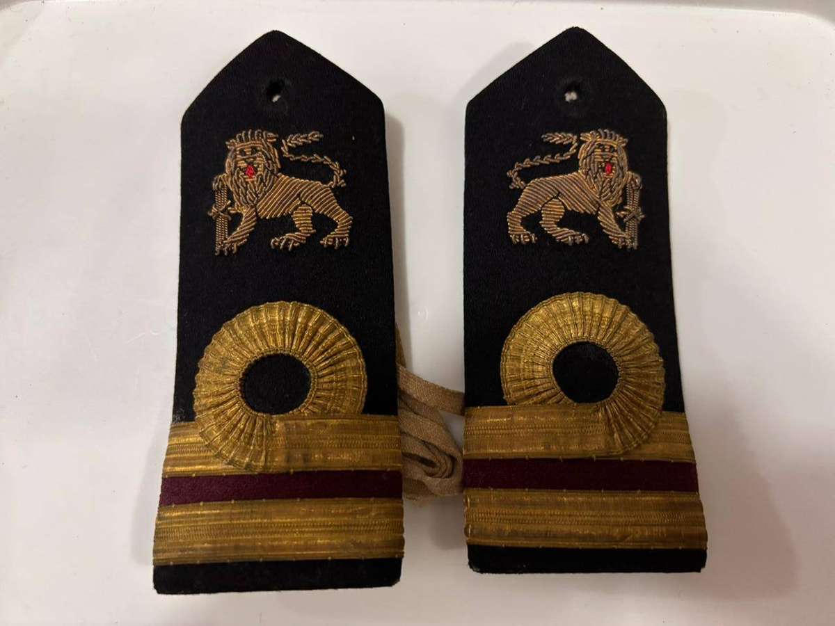 SADF Surggon Lieutenant (Medical) Epaulette set (Bullion Wire)