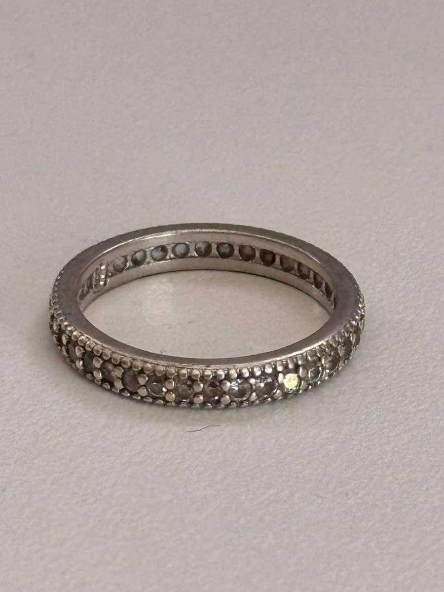 Beautiful 925 Sterling Silver Ring (2.1 g)