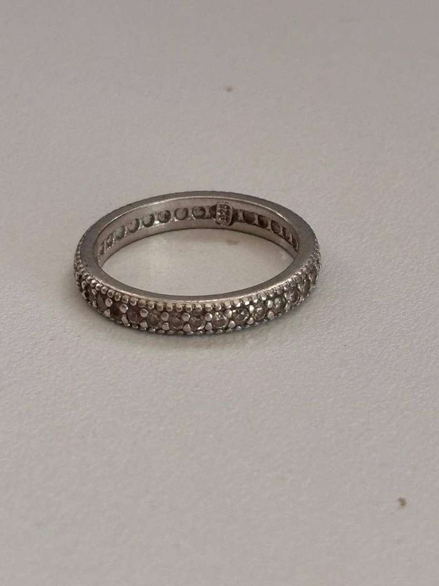 Beautiful 925 Sterling Silver Ring (2.1 g)