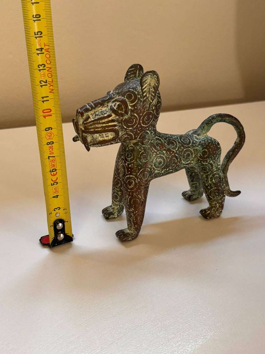 Charming Benin Bronze Leopard Traditional Art form from the Edo Kingdom in Modern-day Nigeria