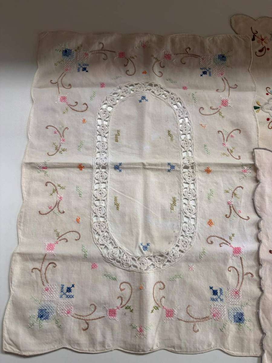 Collection of Vintage Embroidered Doilies & Napkins Featuring Various hand-Stitched Floral Pattern