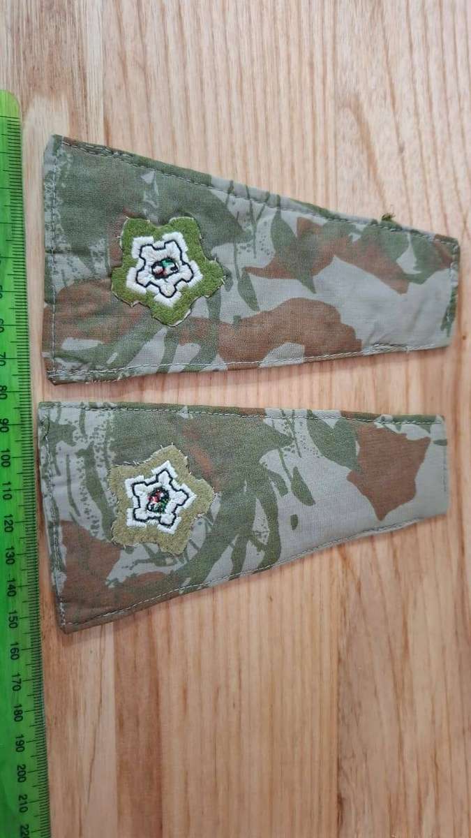 Set SAP TIN/Koevoet Major Camo Slip on Ranks in Great Condition