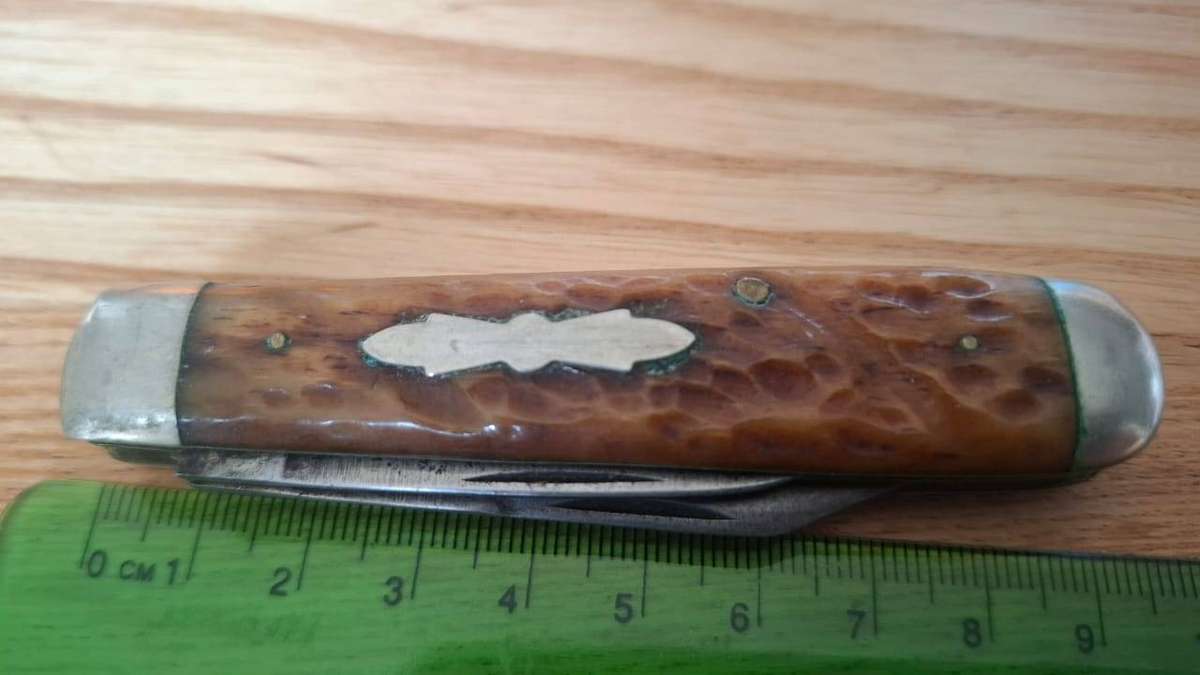 Vintage Jigged Bone Two Blade Pocket Knife in Good Used Condition