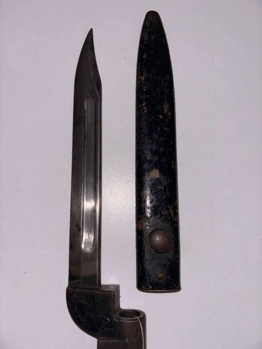 British No. 9 MK 1 Bayonet for 303 Rifle in Good Condition