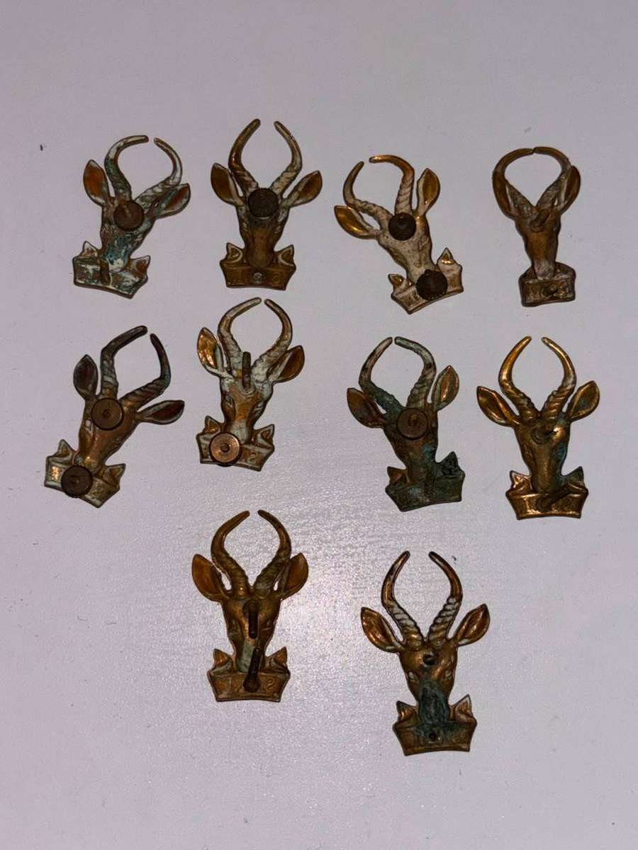 10x South African Infantry(SAI) Cap and Collar Badges