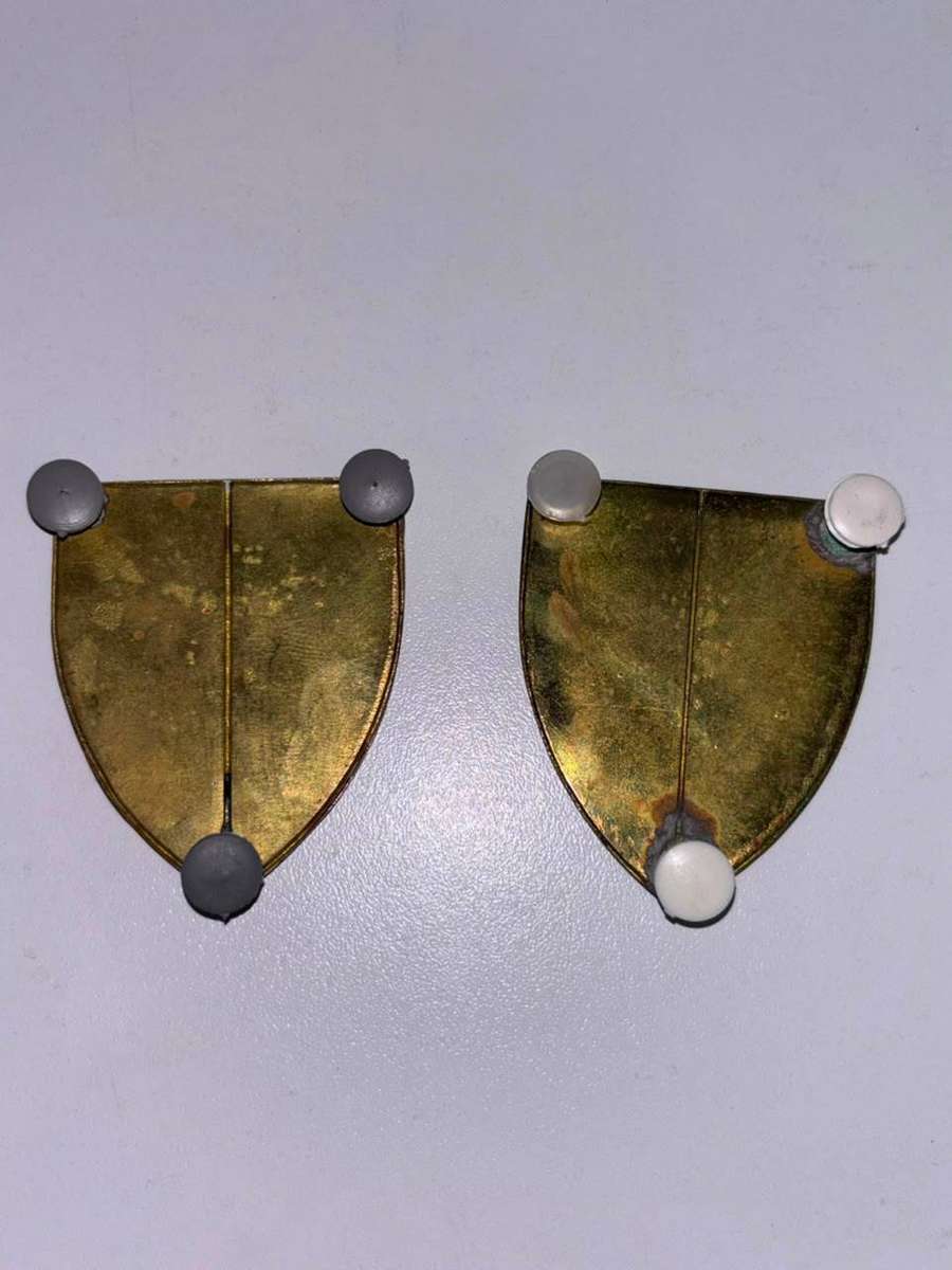 SADF  7 South African Infantry Division Enamel Shoulder flash Badges pins intact