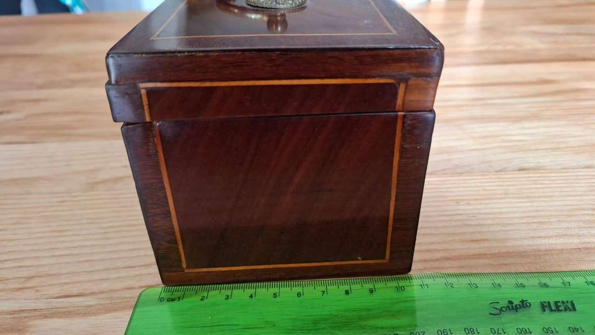 Stunning Victorian Mahogany Jewellery Box with Brass Handle 18 cm x 10 x 10