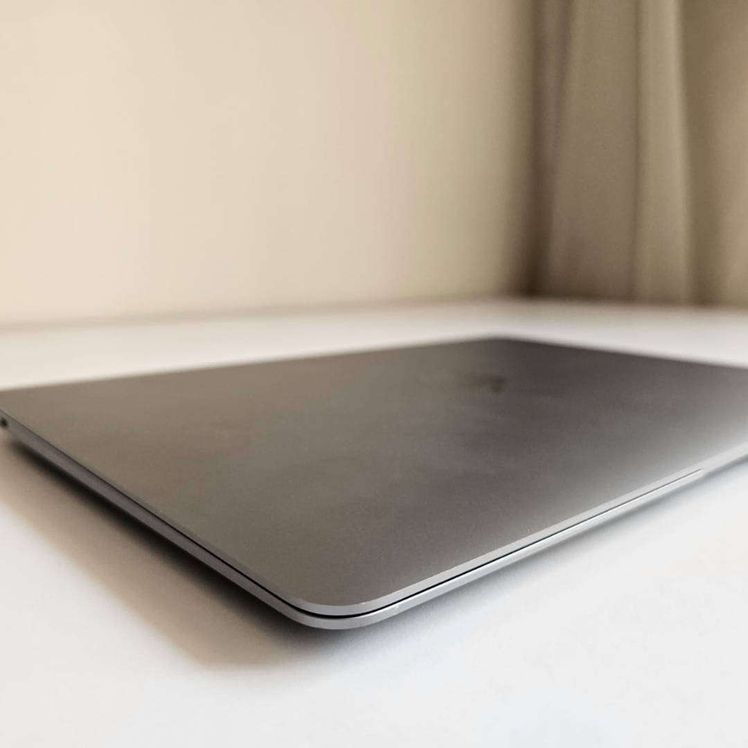 Macbook Air M1 - 8GB - 256GB 13.3" Retina Display - A2337 - Space Grey