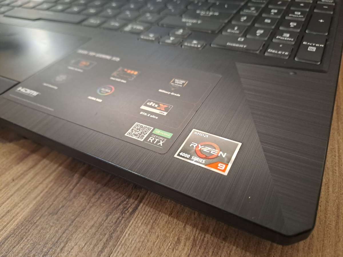 Powerful Asus Gaming Laptop Ryzen 9 4900H RTX 2060 6GB 512GB SSD 15.6" IPS 144Hz