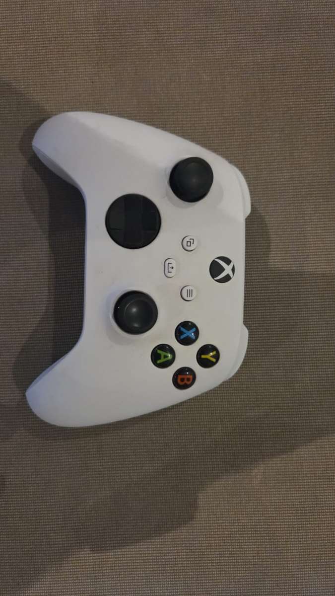 Xbox Series S 512GB Next-Gen Gaming Bundle with 3 Controllers