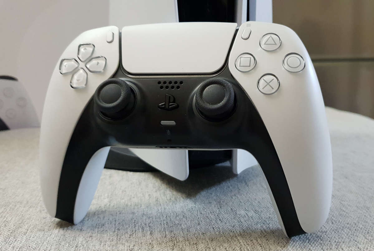 Sony Playstation 5 PS5 Disc Console with Street Fighter 6