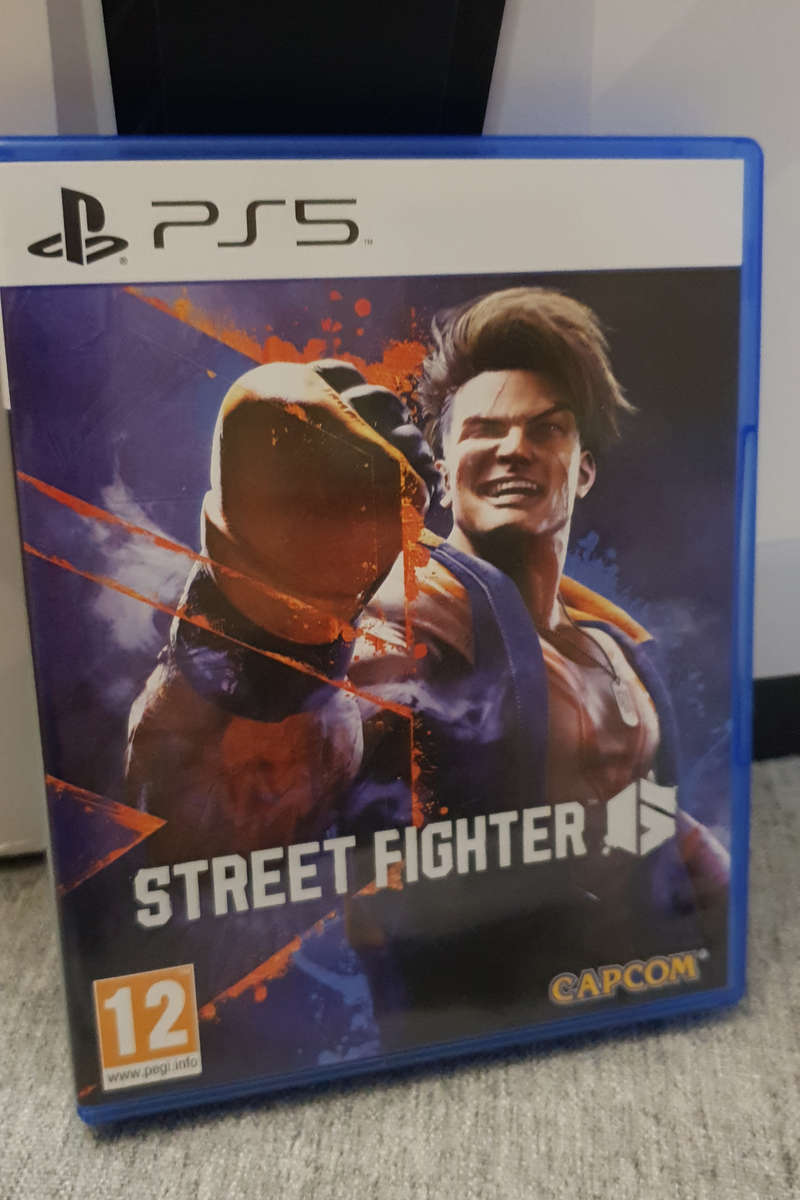 Sony Playstation 5 PS5 Disc Console with Street Fighter 6
