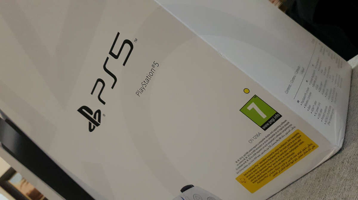 Sony Playstation 5 PS5 Disc Console with Street Fighter 6