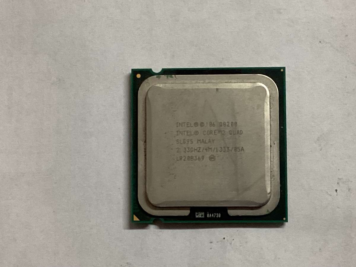 3x Q8300 cpu - all  sold as 1 lot