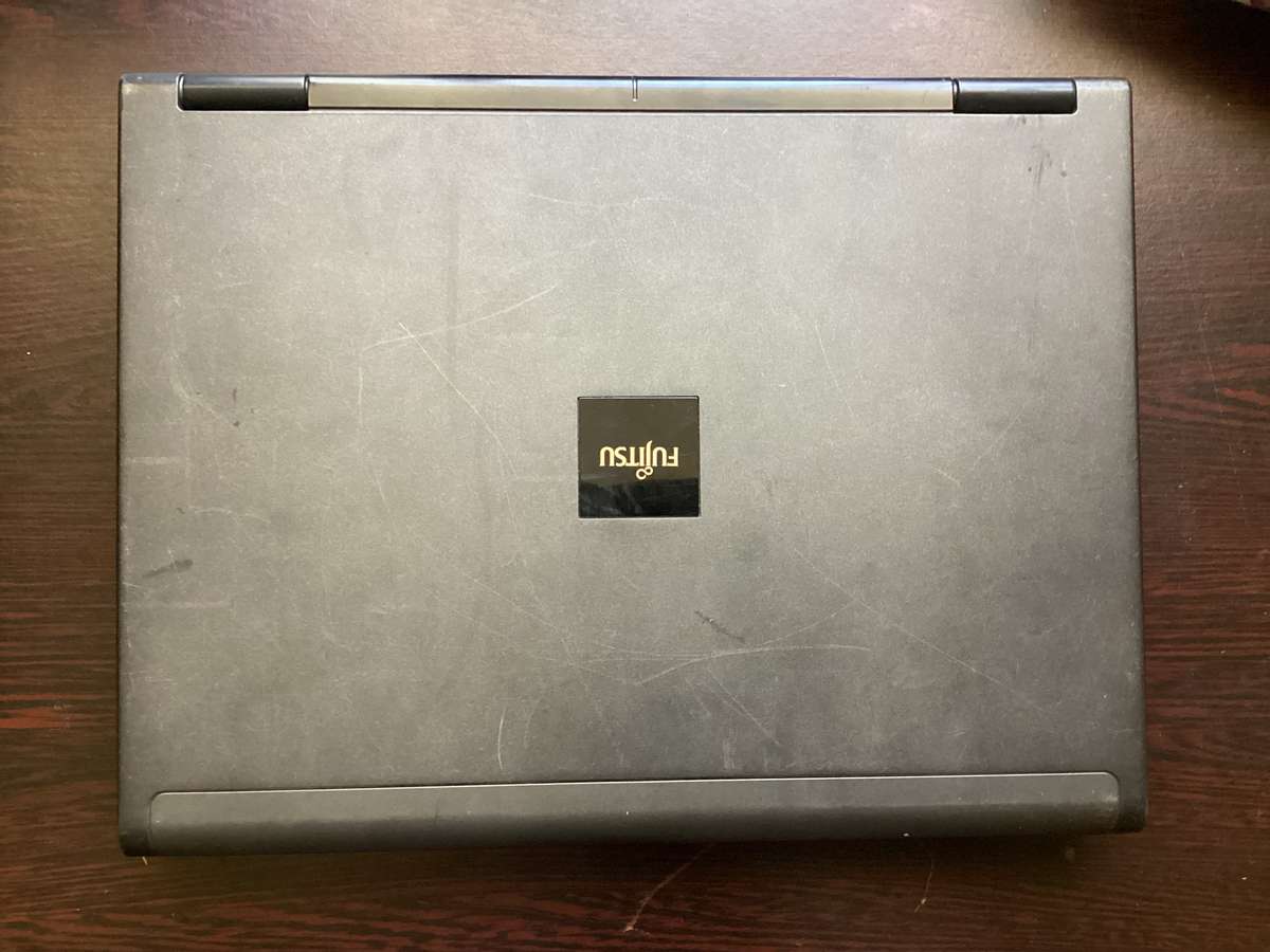 Fujitsu esprimo duo laptop sold for spare/repair