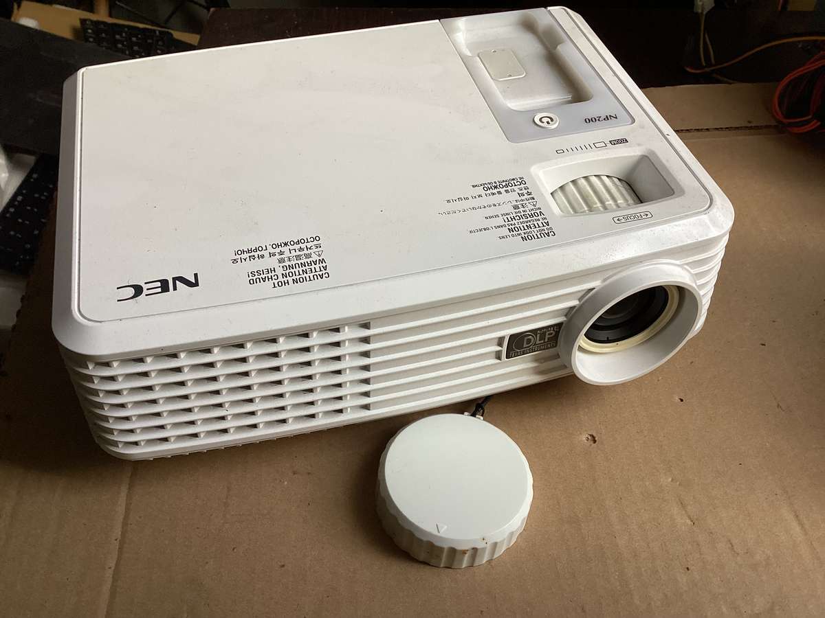 Projector NEC for spare/ repair