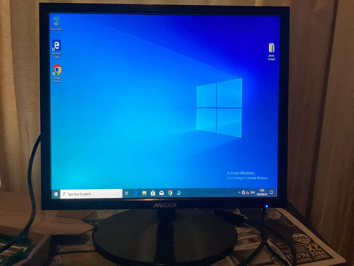 Mecer 19 square monitor