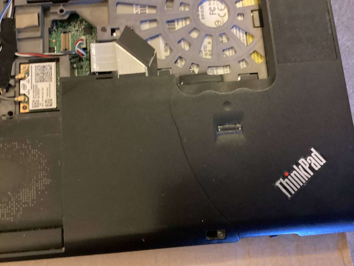Lenovo T520 laptop for spare /repair similar to pic but no keyboard