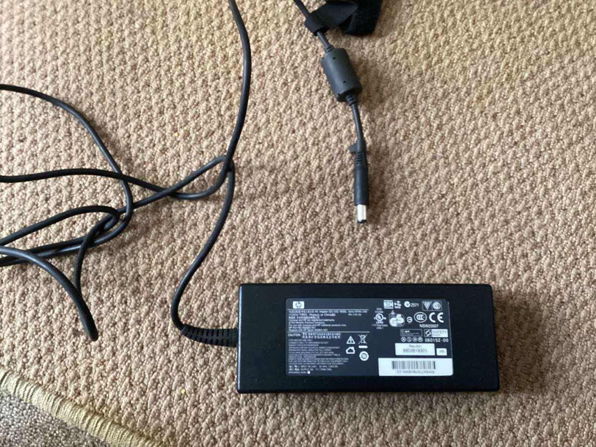 Hp original 19v  7.89a  laptop charger