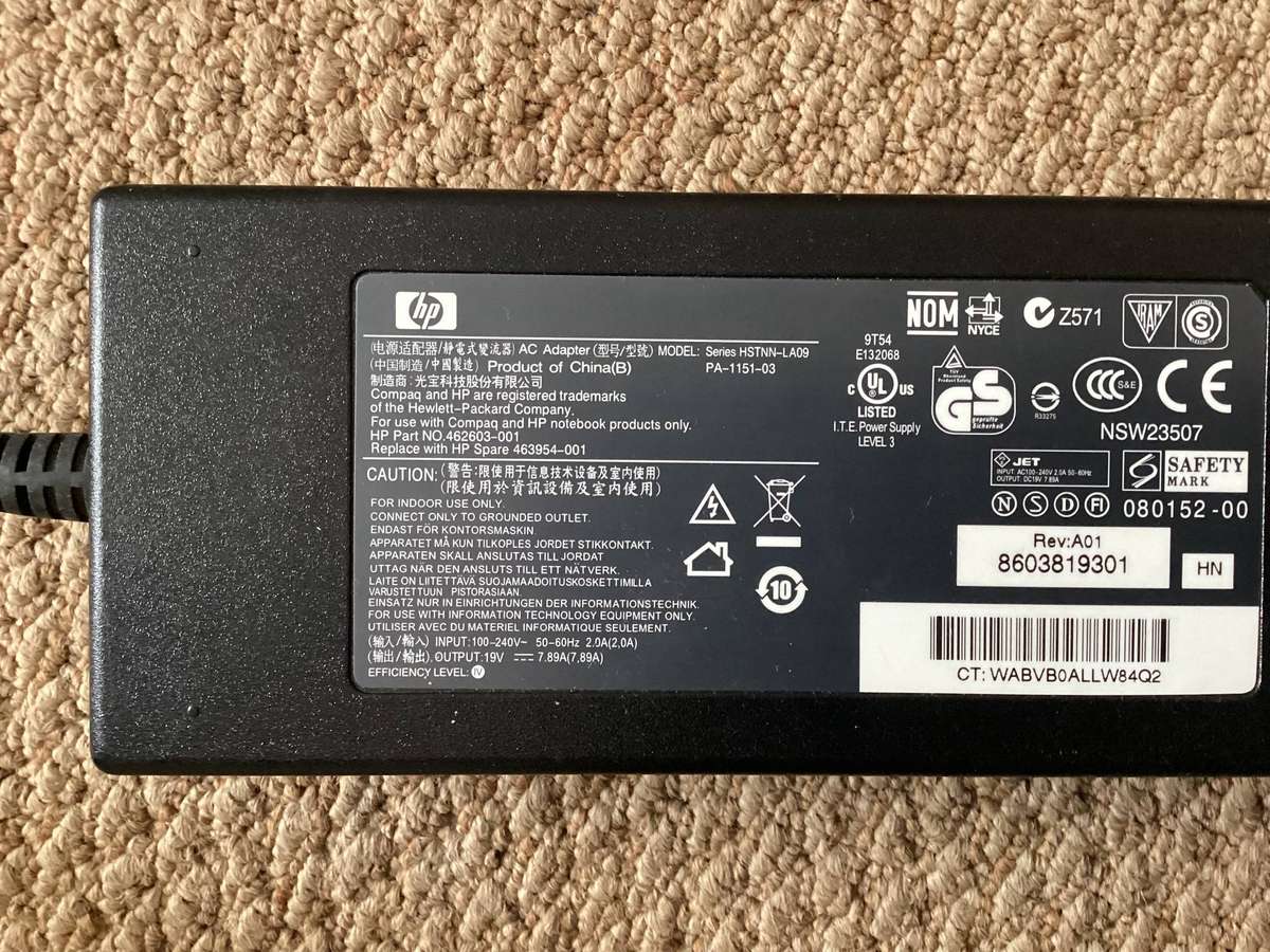 Hp original 19v  7.89a  laptop charger