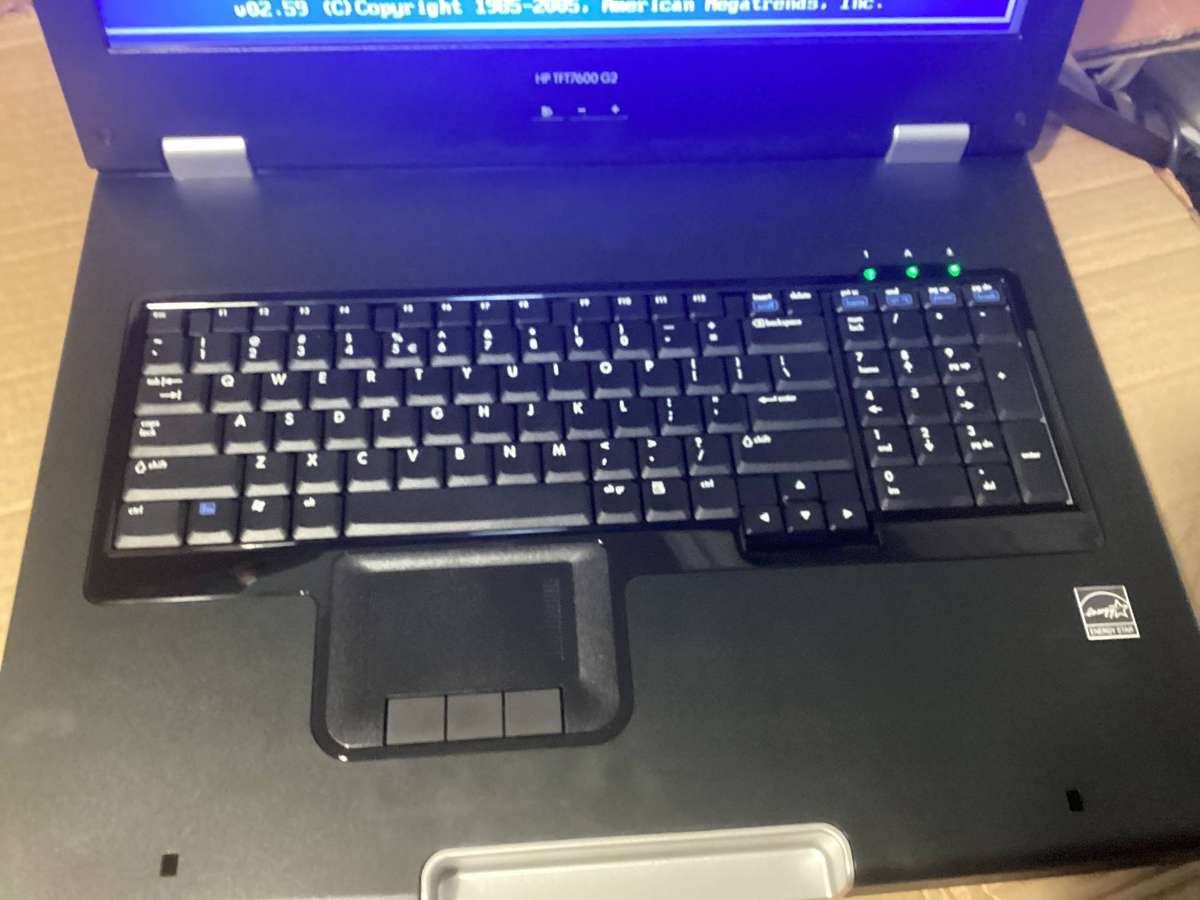 Hp rack Mount monitor and keyboard