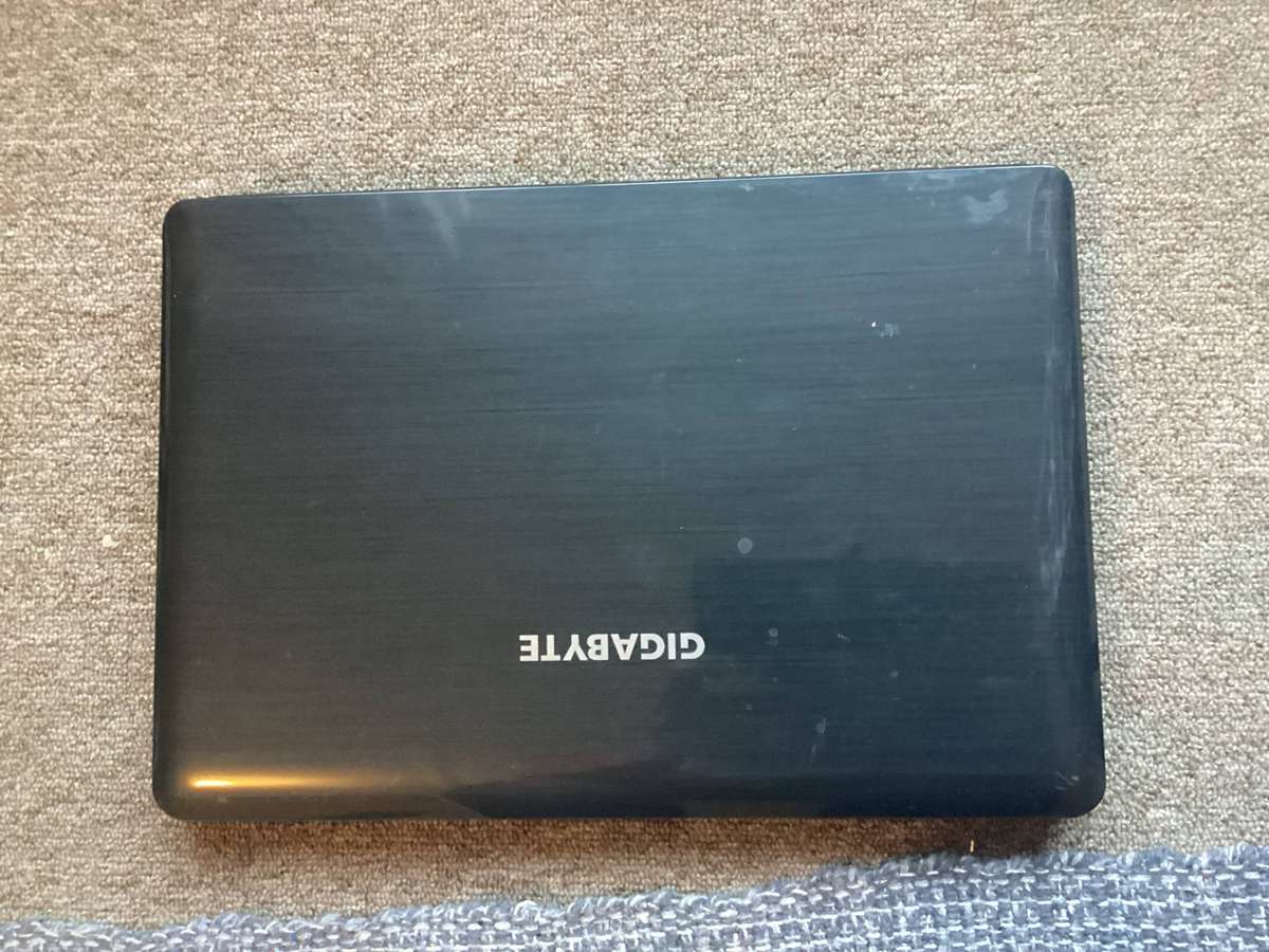 Gigabyte laptop I5 1st Gen for spares/repair