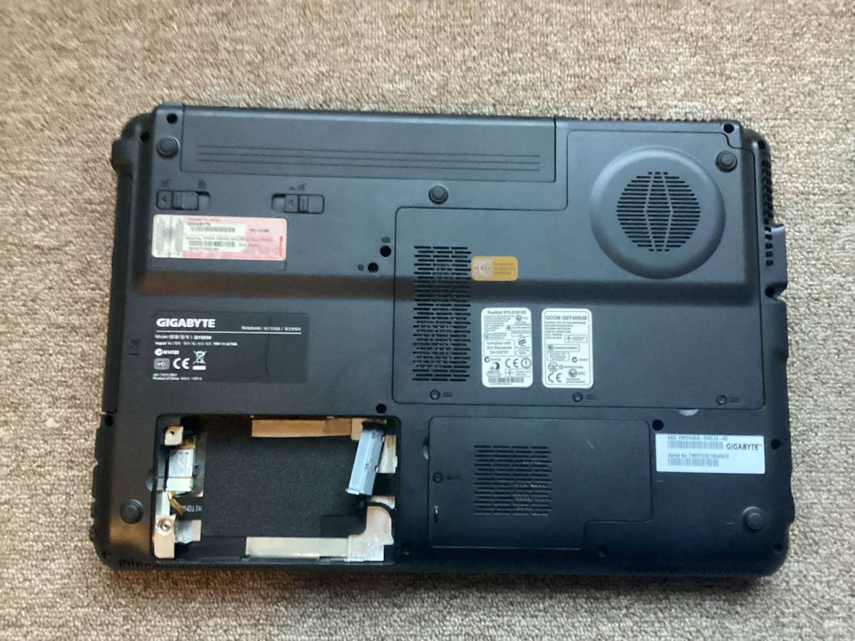 Gigabyte laptop I5 1st Gen for spares/repair