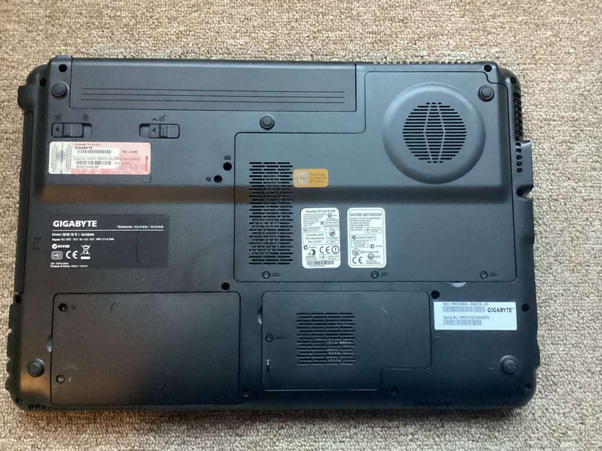 Gigabyte laptop I5 1st Gen for spares/repair