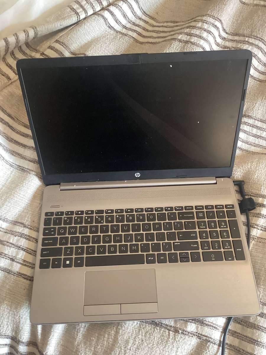 Hp 250 G8 laptop for spares / repair