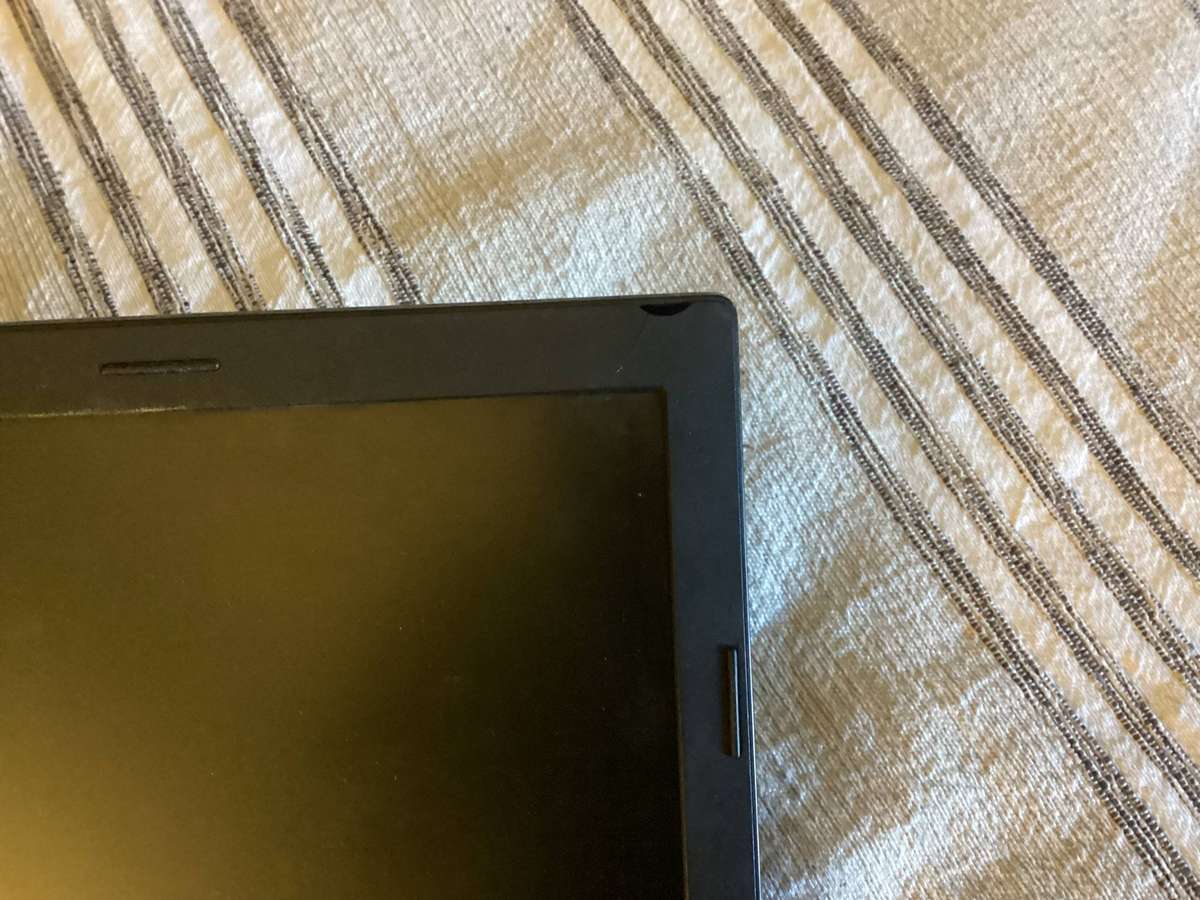 Lenovo laptop e51 i3 5th Gen