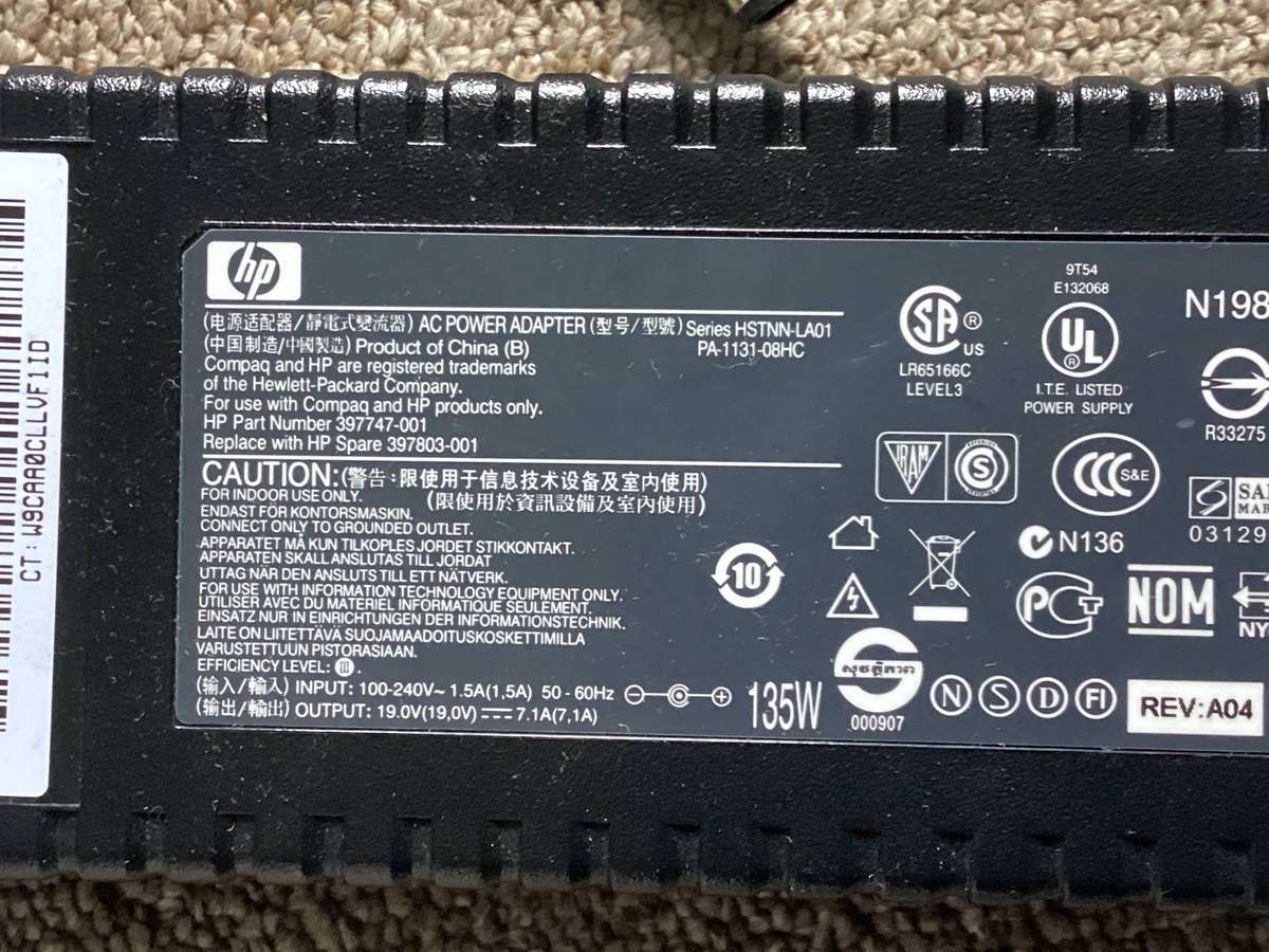 Hp original 19v 7.1 A 135 watt laptop charger