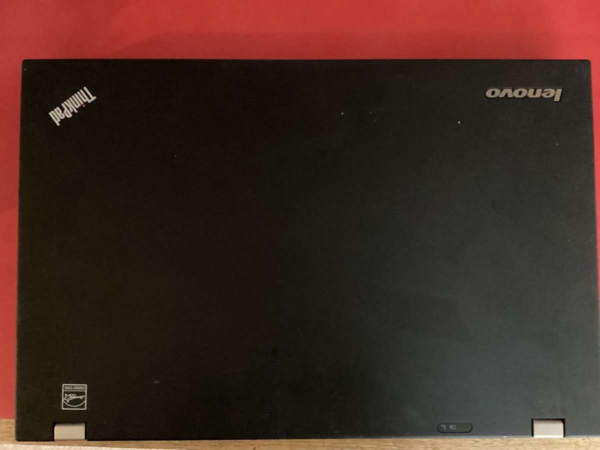 Lenovo T520 laptop for spare /repair similar to pic but no keyboard