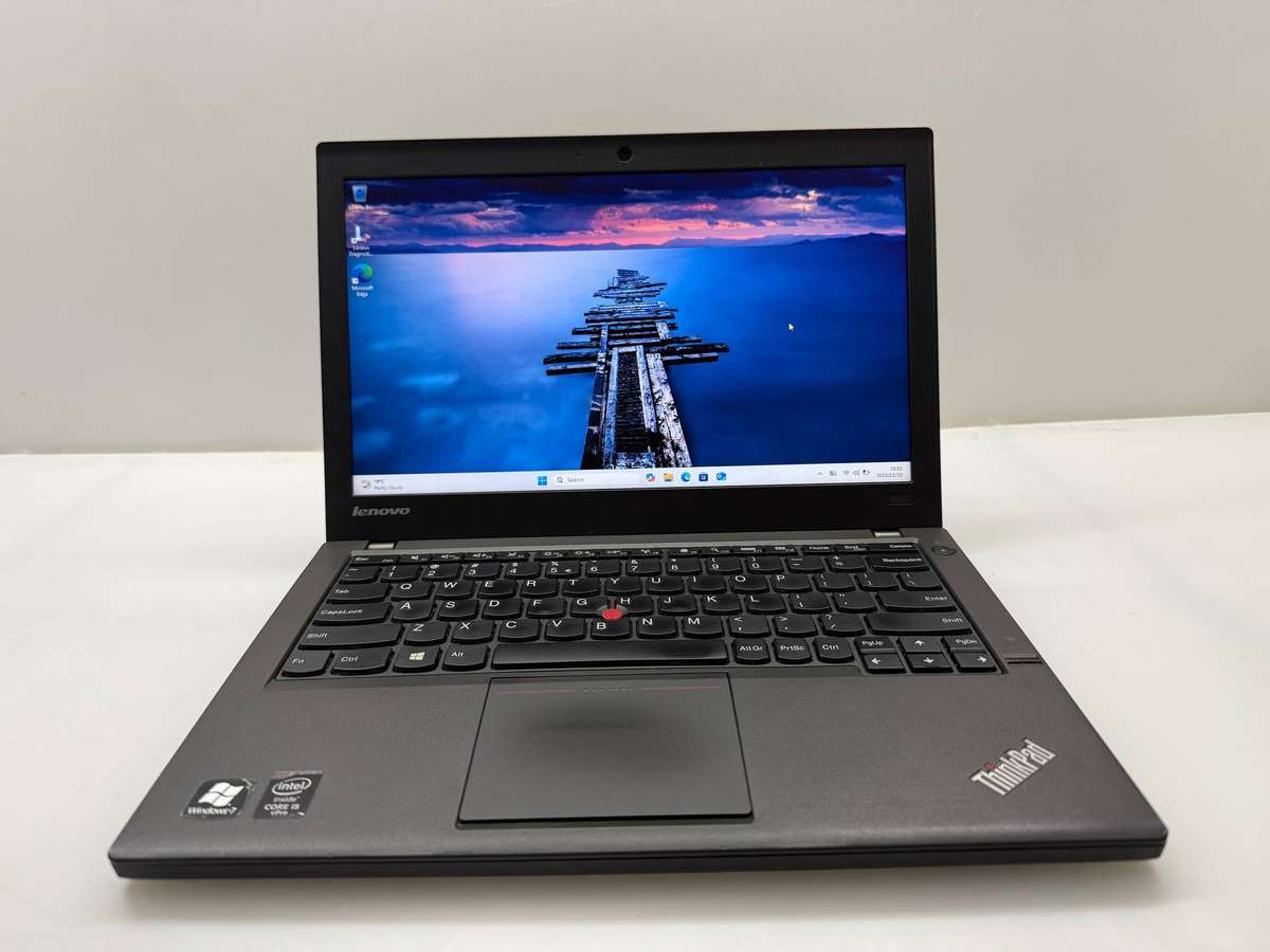 Lenovo ThinkPad X240  Refurbished, 500GB HDD, 8GB RAM, Windows 11 Pro, 12.5" Display