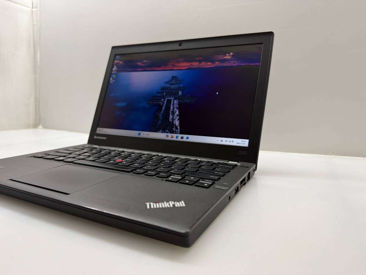 Lenovo ThinkPad X240  Refurbished, 500GB HDD, 8GB RAM, Windows 11 Pro, 12.5" Display