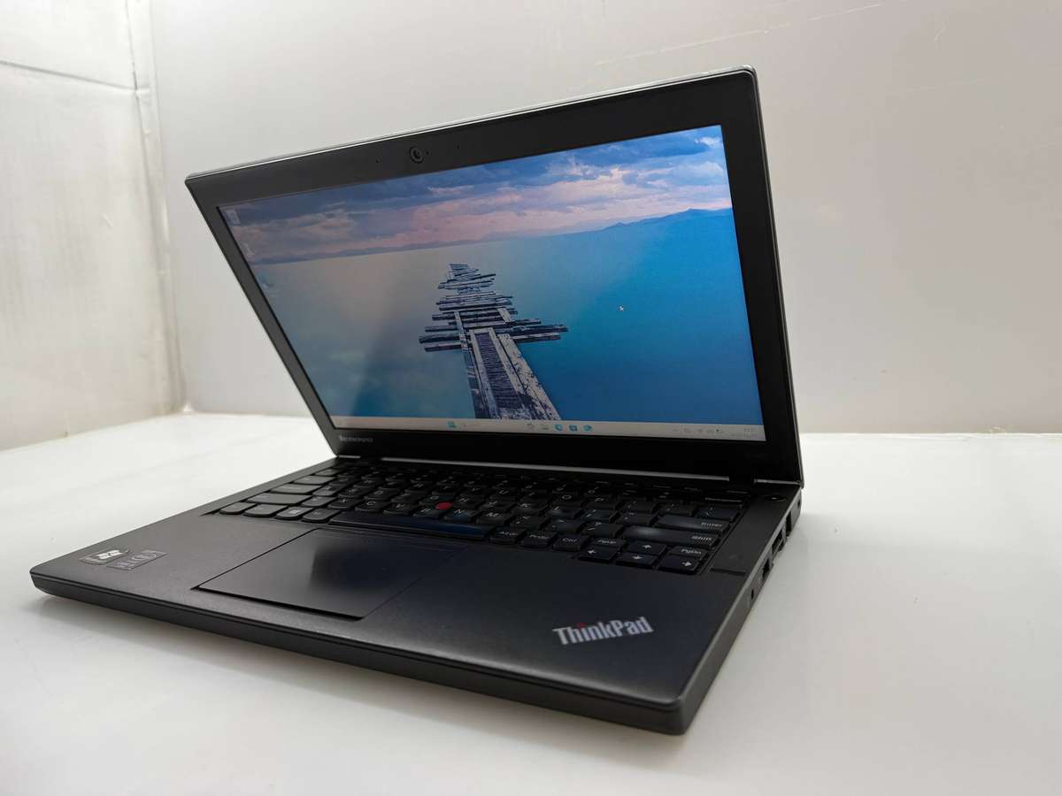 Lenovo ThinkPad X240  Refurbished, 500GB HDD, 8GB RAM, Windows 11 Pro, 12.5" Display