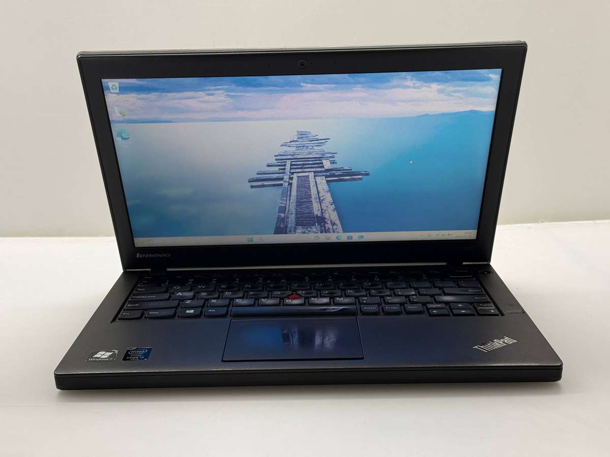 Lenovo ThinkPad X240  Refurbished, 500GB HDD, 8GB RAM, Windows 11 Pro, 12.5" Display