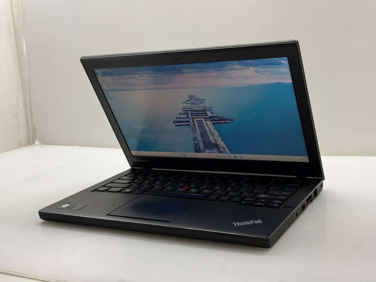 Lenovo ThinkPad X240  Refurbished, 500GB HDD, 8GB RAM, Windows 11 Pro, 12.5" Display