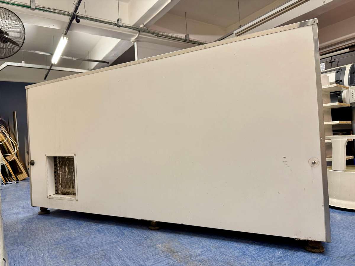 2.5 DOOR STAINLESS STEEL UNDER BAR FRIDGE