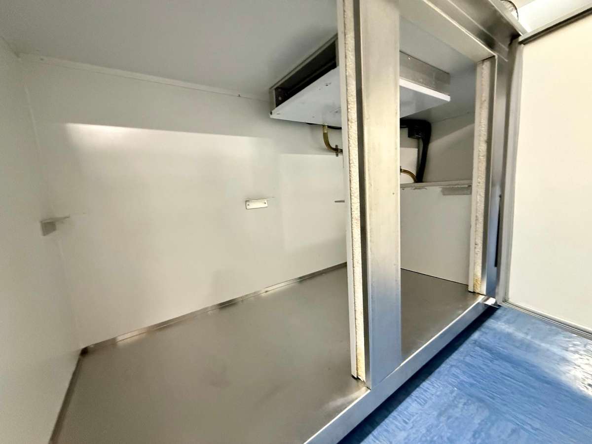 2.5 DOOR STAINLESS STEEL UNDER BAR FRIDGE