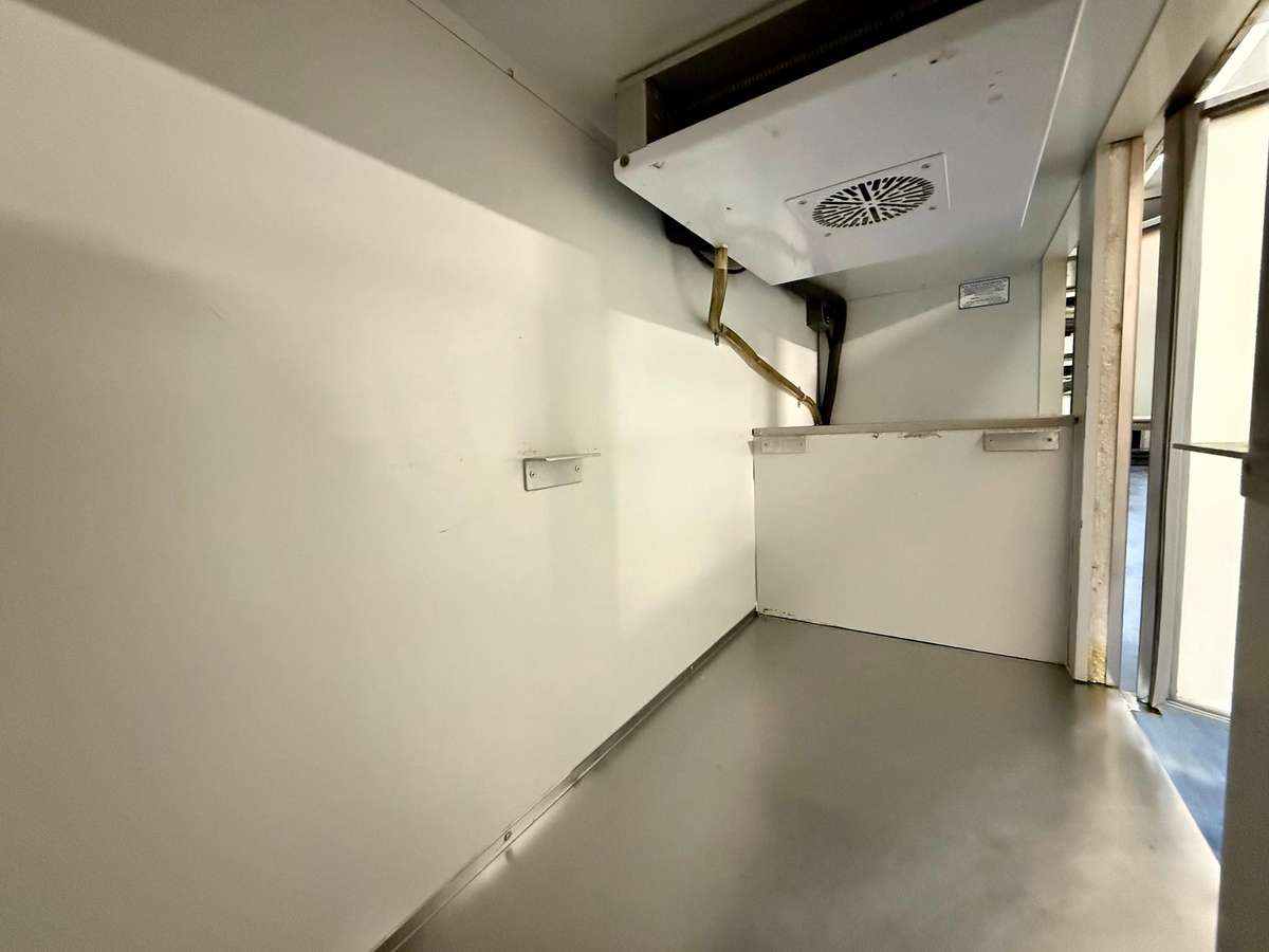 2.5 DOOR STAINLESS STEEL UNDER BAR FRIDGE