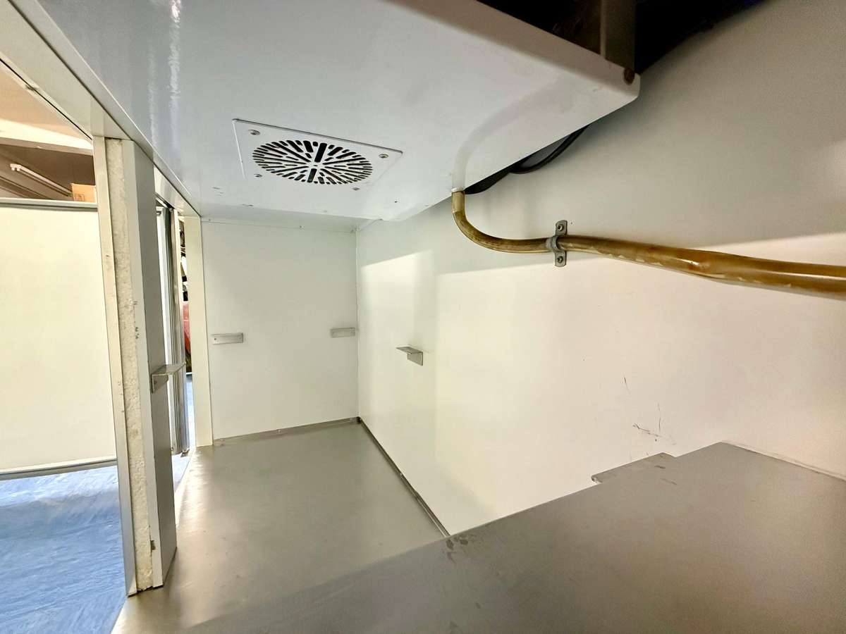 2.5 DOOR STAINLESS STEEL UNDER BAR FRIDGE