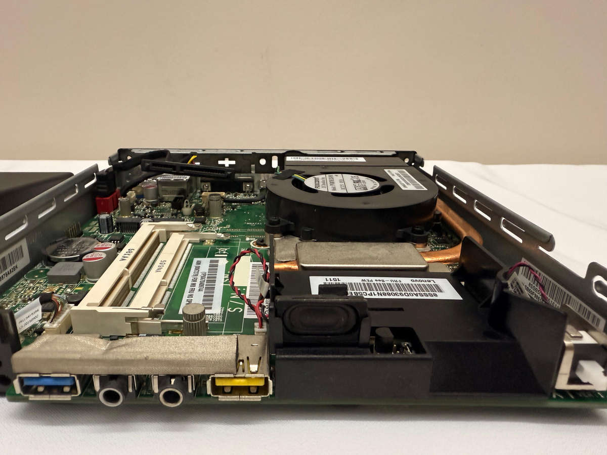 Lenovo ThinkCentre M93pro Tiny NO HDD Base i5 3.2GHz NO RAM Ultra-Compact Desktop