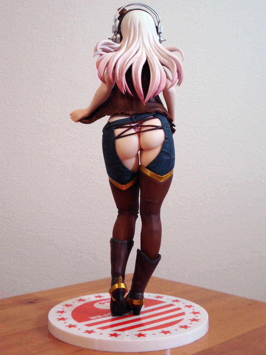 Super Sonico Cowgirl - Complete Anime Figure - 1/6 Scale