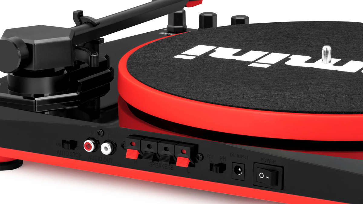 Gemini TT 900 3-speed Turntable with Bluetooth 2-way Stereo Speakers Black/Red  -Box damaged