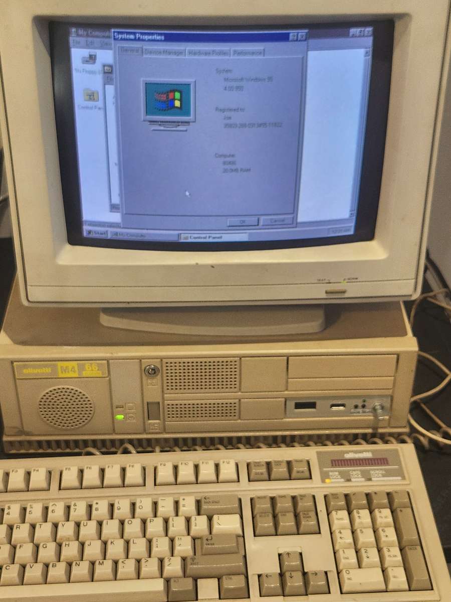 Olivetti M4 Computer - 486 Dx2 66mhz