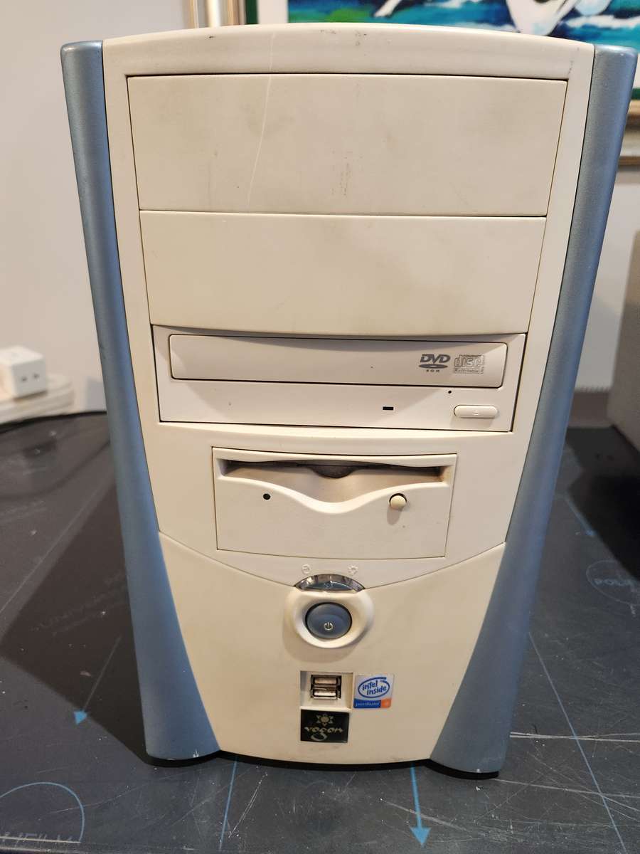 Pentium 4  branded Vogon case - Generic pc