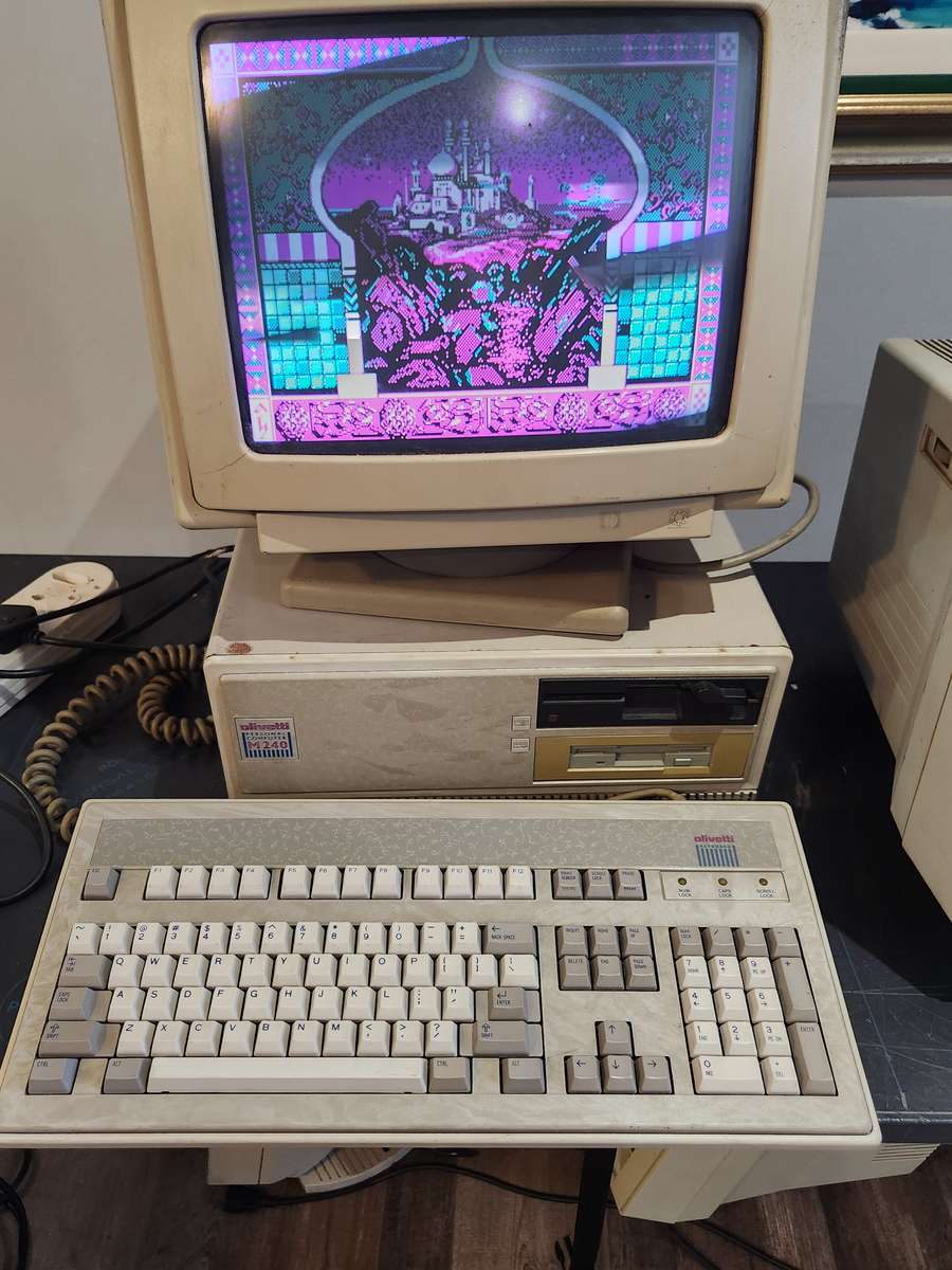 Olivetti M240 Computer