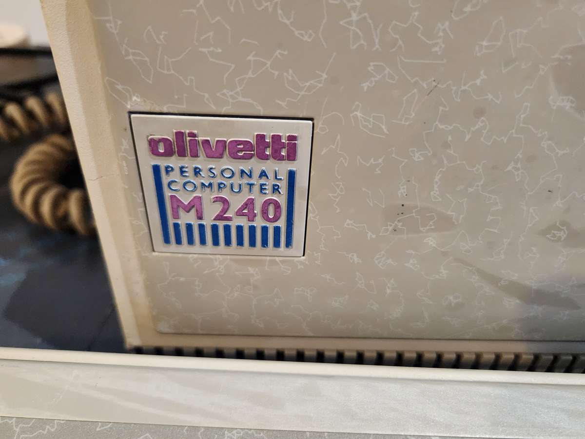 Olivetti M240 Computer