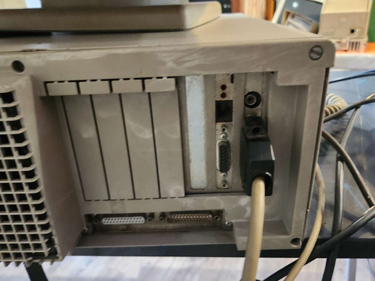 Olivetti M240 Computer